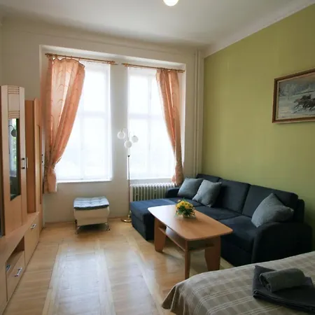 No. 4a I.p.pavlova 32 * Karlovy Vary
